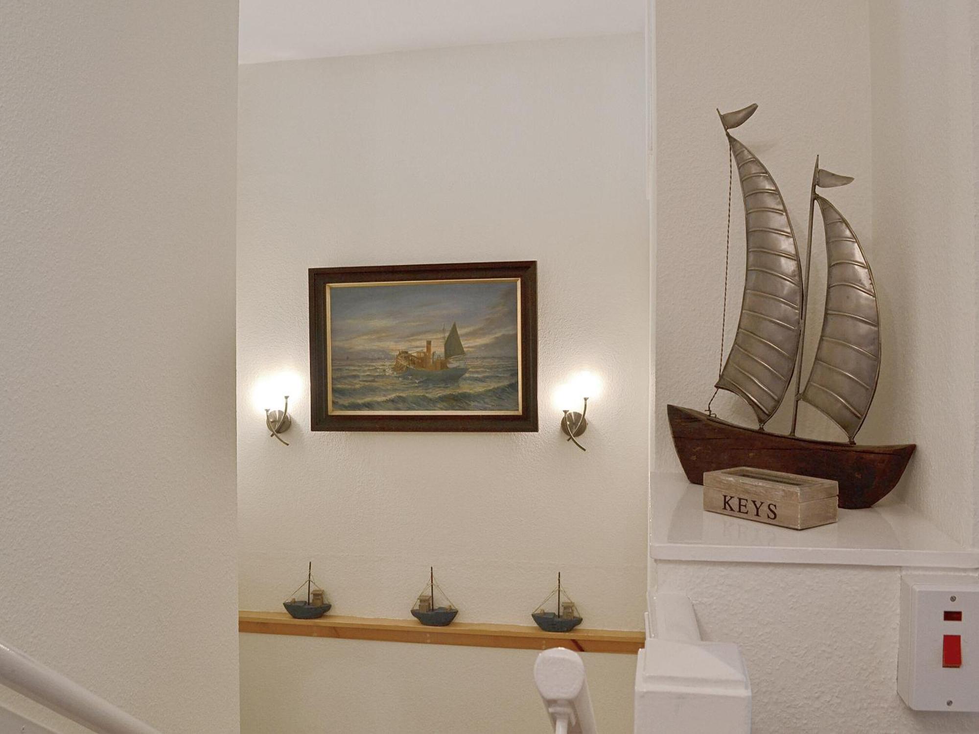 Making Waves Villa Анстрътър Екстериор снимка
